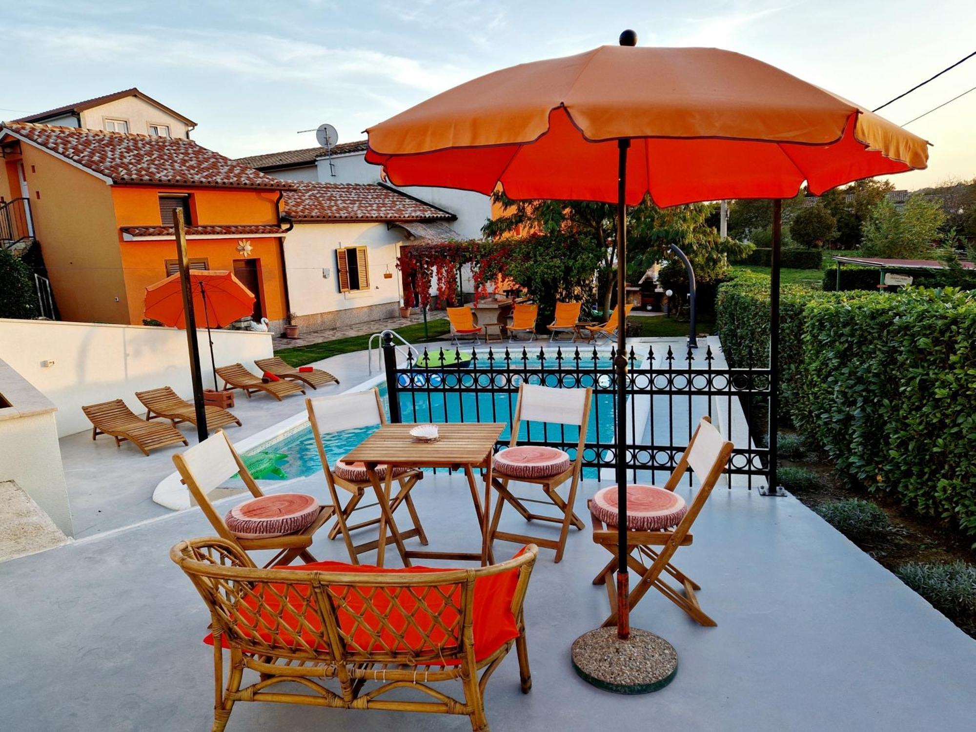 Cozy Getaway House Luana Villa บูเซต ภายนอก รูปภาพ